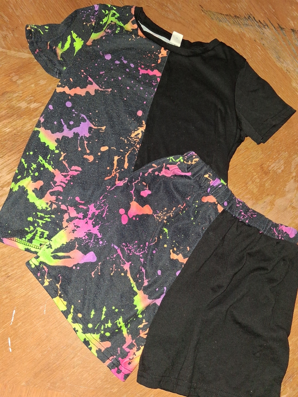 SHEIN Neon Paint-Splatter Lounge Two-Piece
